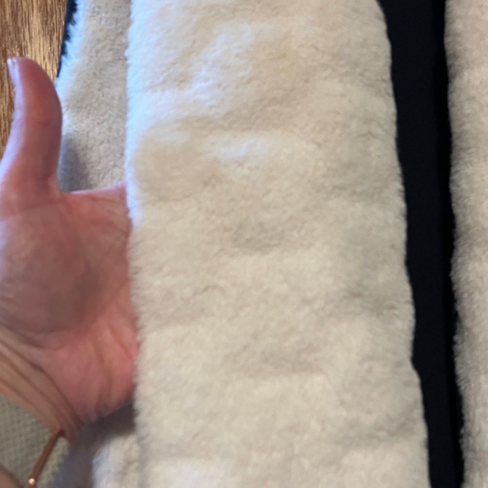 Lucy Cream Fleece Outerwear - Picture 8 of 11
